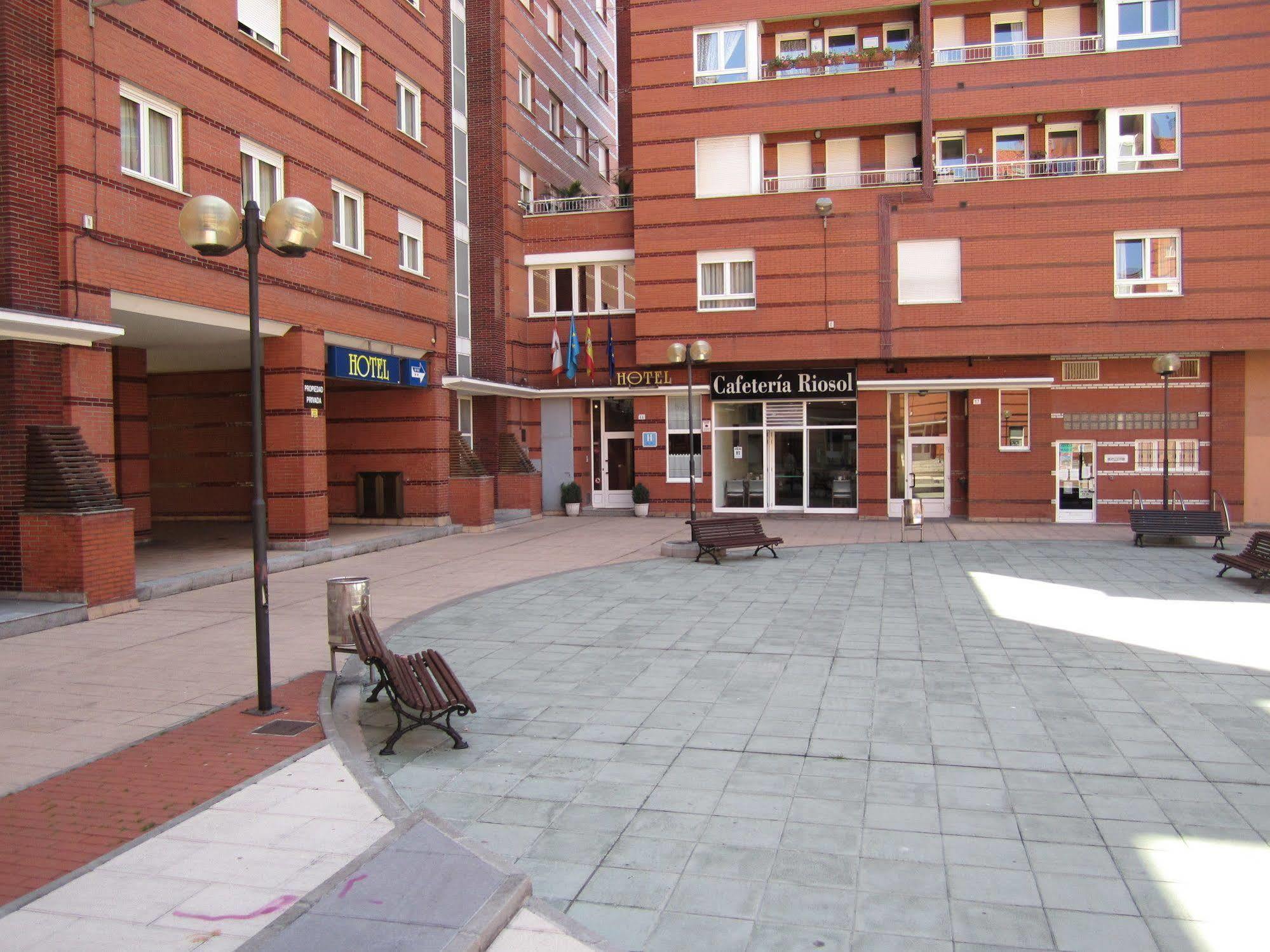 Hotel Bahia Хихон Екстериор снимка