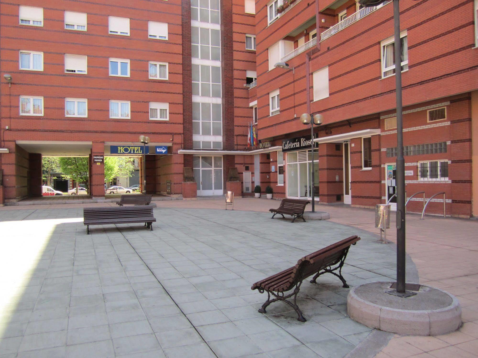 Hotel Bahia Хихон Екстериор снимка