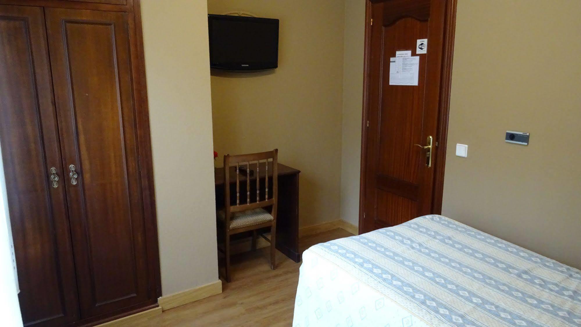 Hotel Bahia Хихон Екстериор снимка