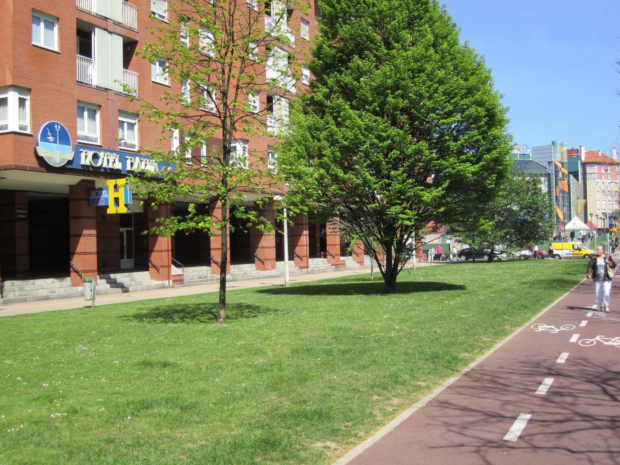 Hotel Bahia Хихон Екстериор снимка