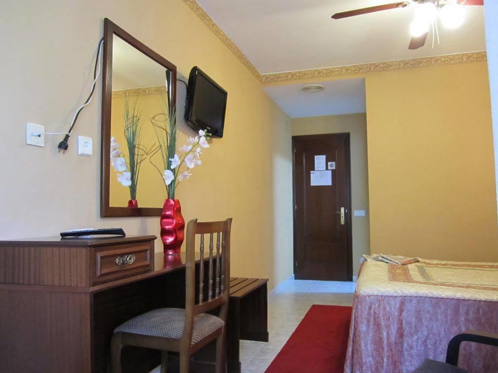 Hotel Bahia Хихон Екстериор снимка