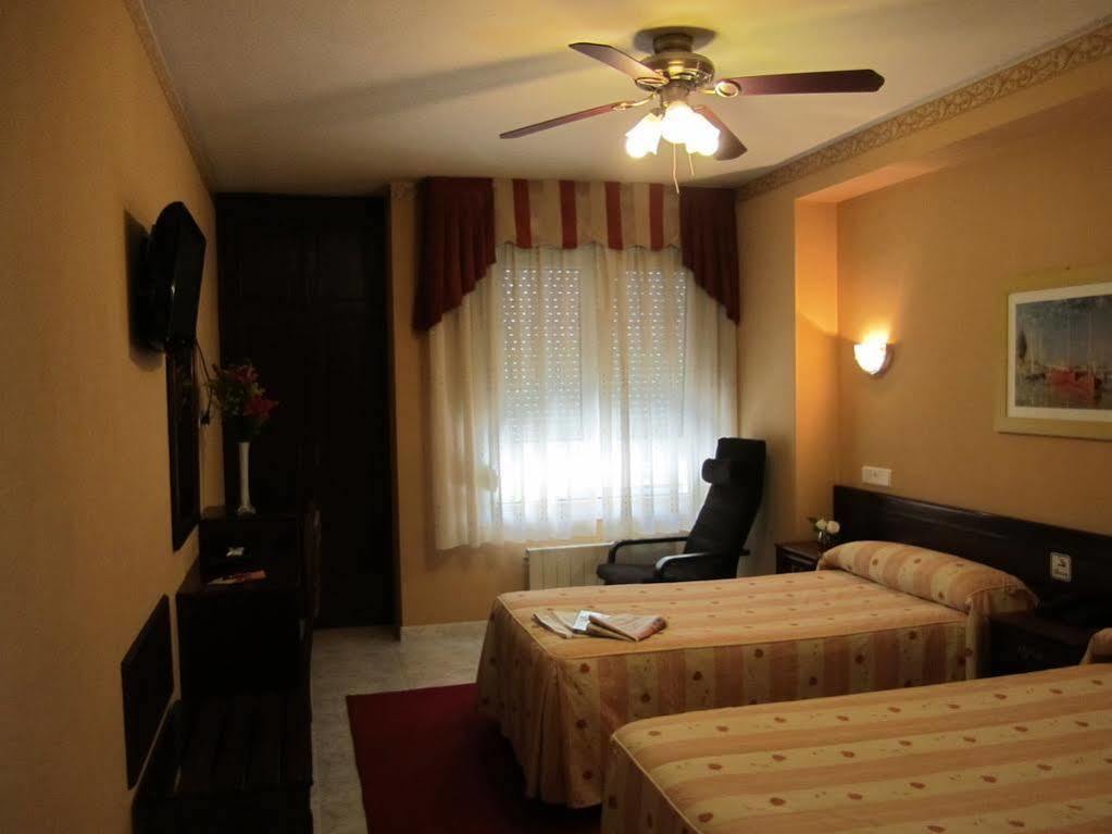 Hotel Bahia Хихон Екстериор снимка