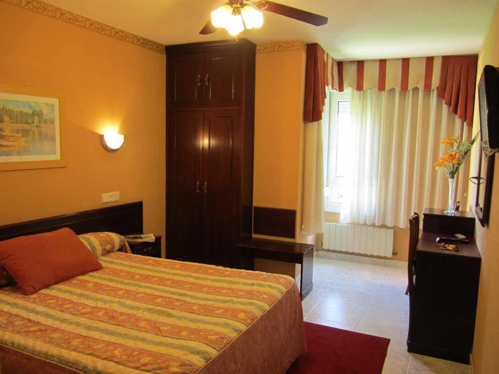 Hotel Bahia Хихон Екстериор снимка