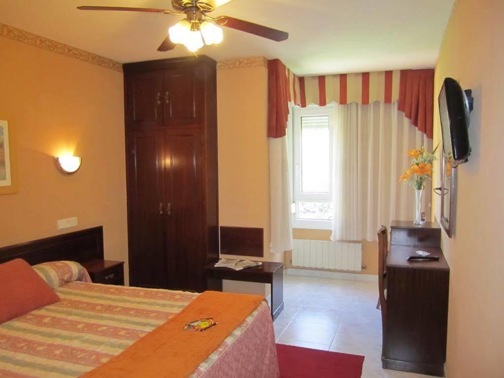 Hotel Bahia Хихон Екстериор снимка