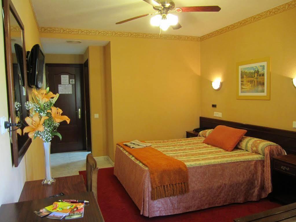 Hotel Bahia Хихон Екстериор снимка