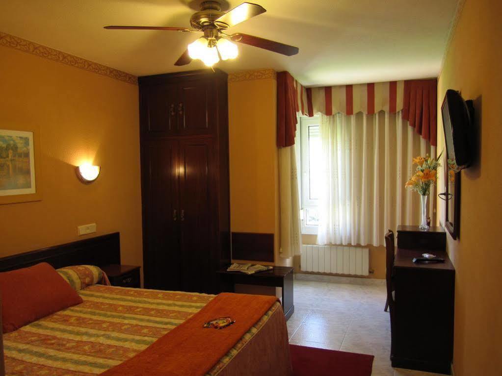 Hotel Bahia Хихон Екстериор снимка