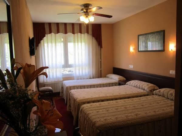 Hotel Bahia Хихон Екстериор снимка