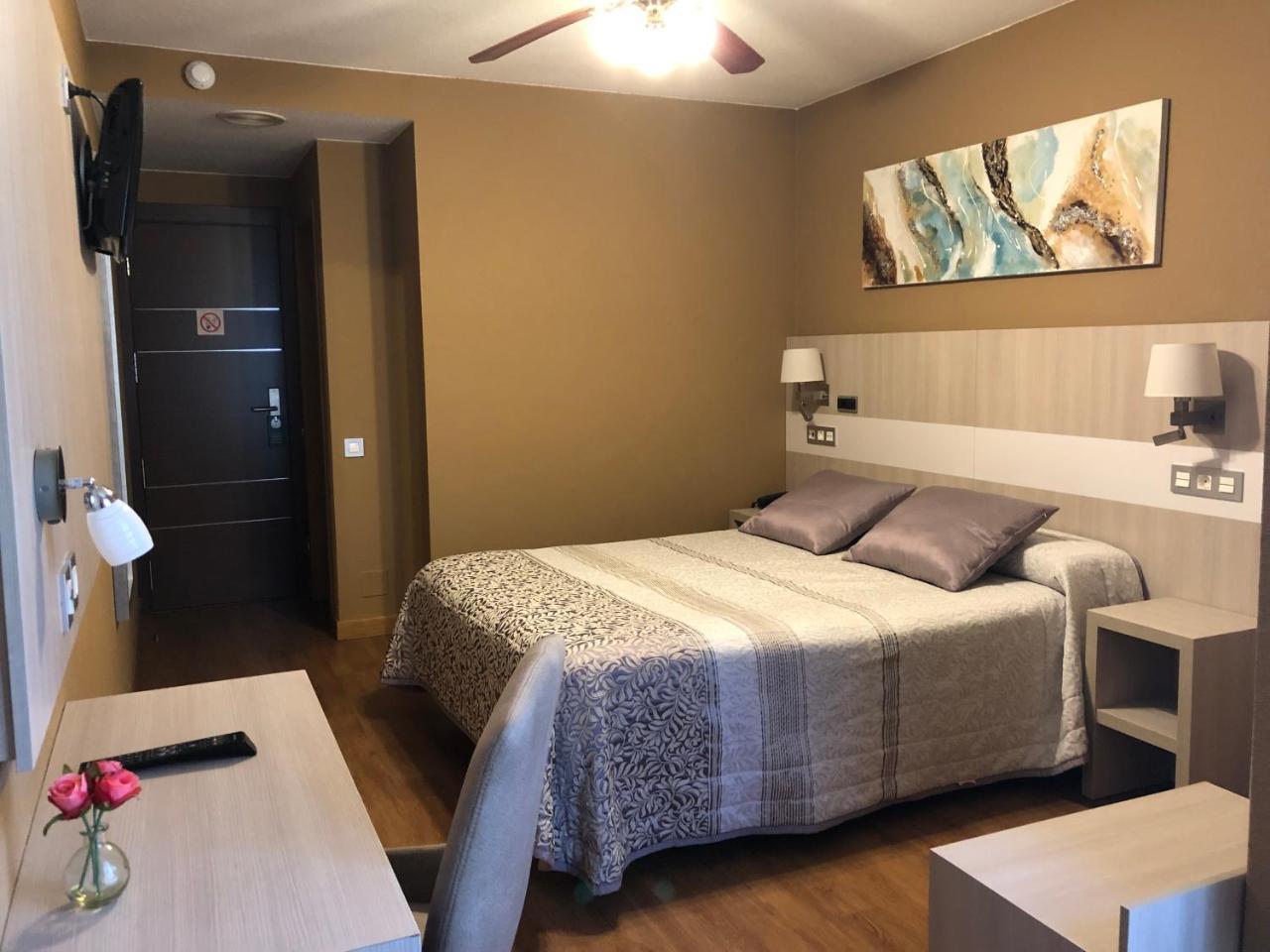 Hotel Bahia Хихон Екстериор снимка