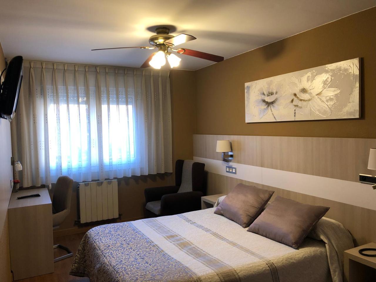 Hotel Bahia Хихон Екстериор снимка