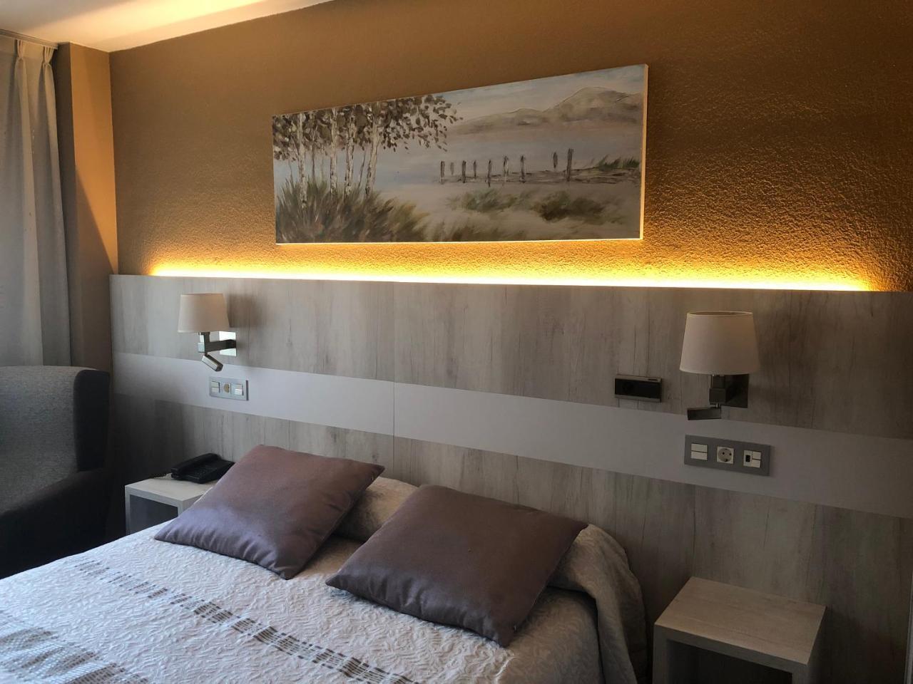Hotel Bahia Хихон Екстериор снимка