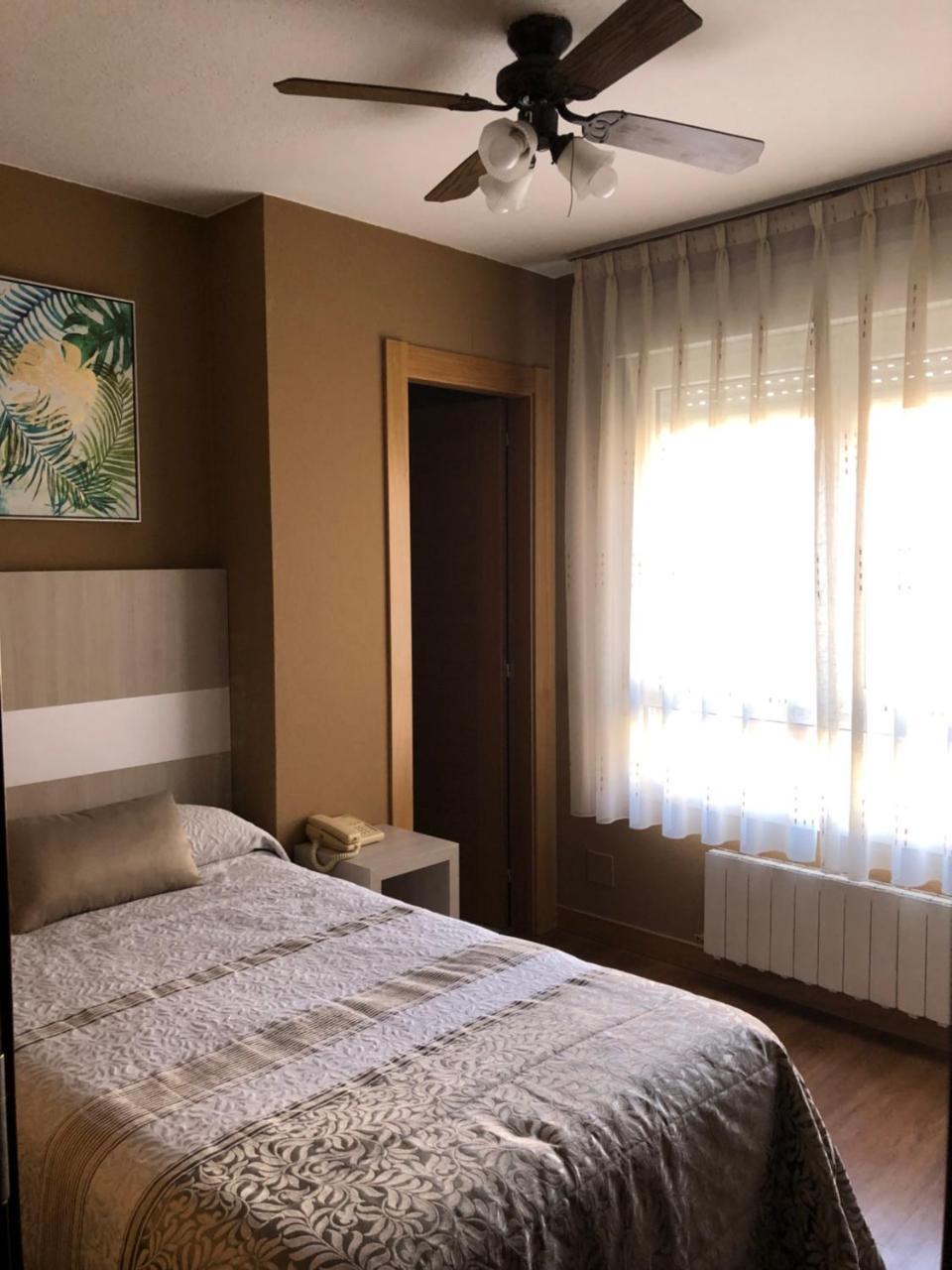 Hotel Bahia Хихон Екстериор снимка