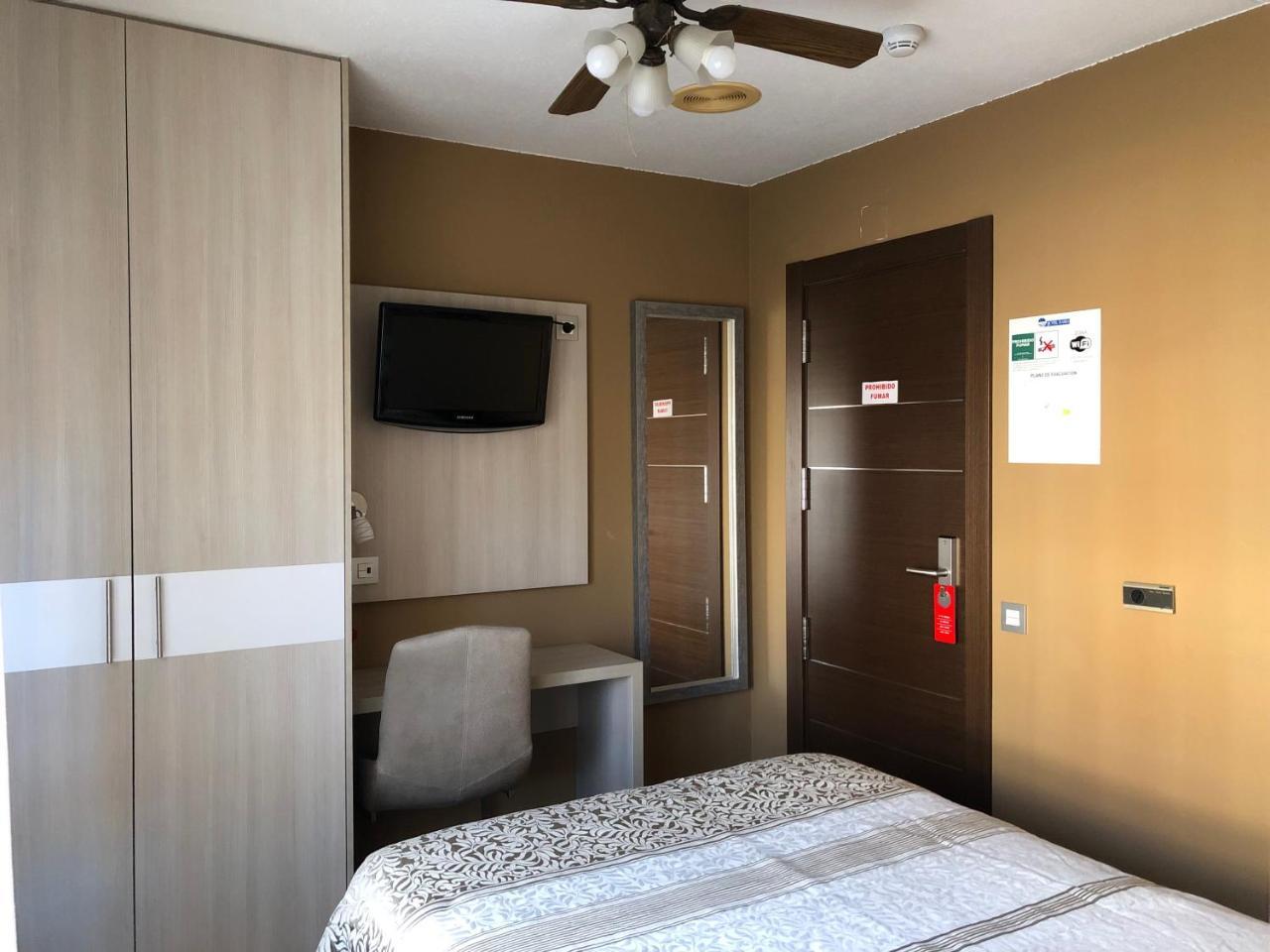 Hotel Bahia Хихон Екстериор снимка