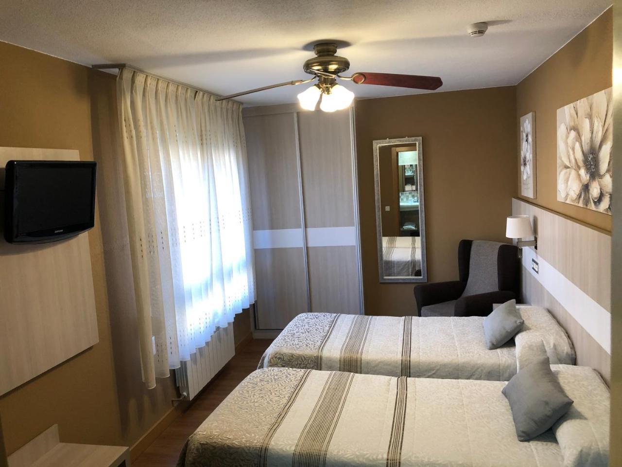 Hotel Bahia Хихон Екстериор снимка