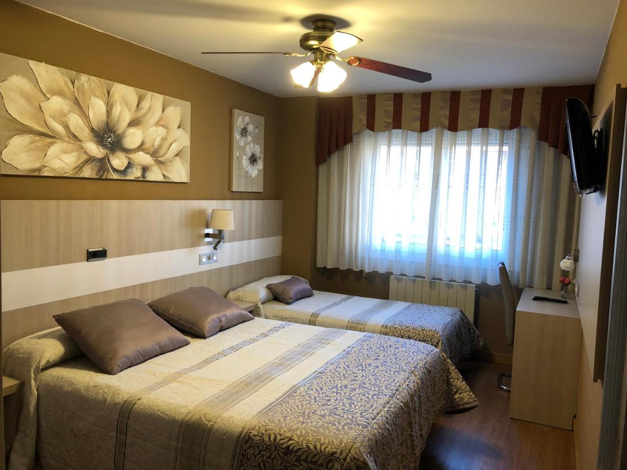 Hotel Bahia Хихон Екстериор снимка